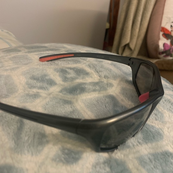 Foster Grants sunglasses - Picture 3 of 4